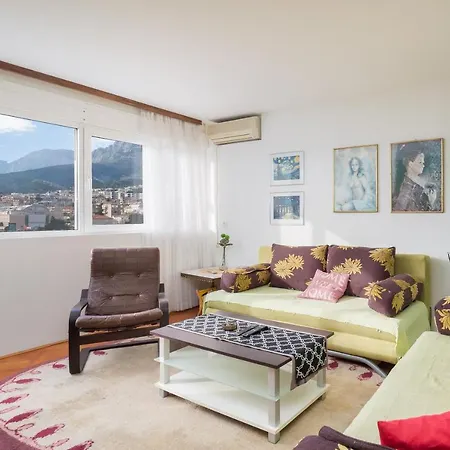 Edita - In Town Centre Apartment Makarska