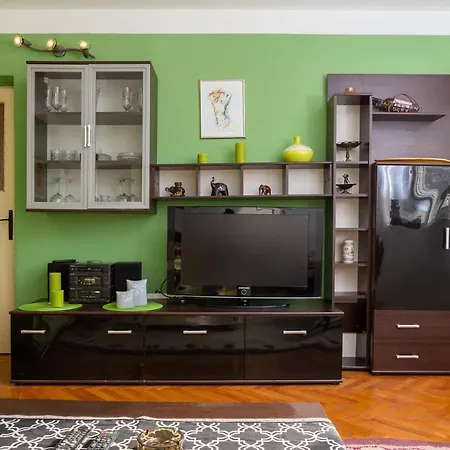 Edita - In Town Centre Apartment *