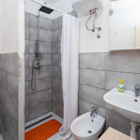 Edita - In Town Centre Apartment *